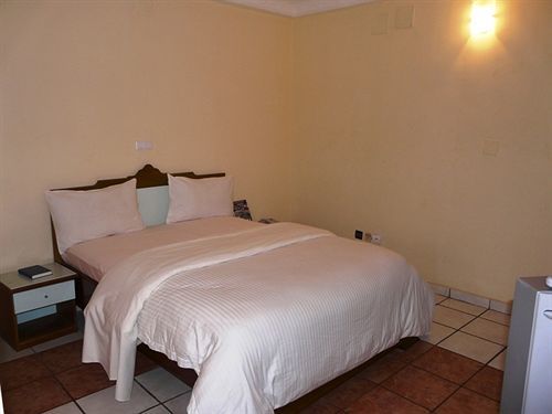 Azam Hotel Bamenda 外观 照片