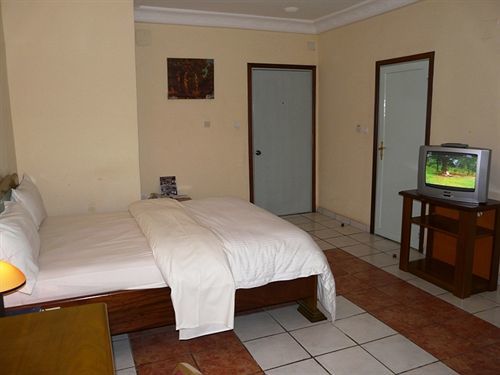 Azam Hotel Bamenda 外观 照片