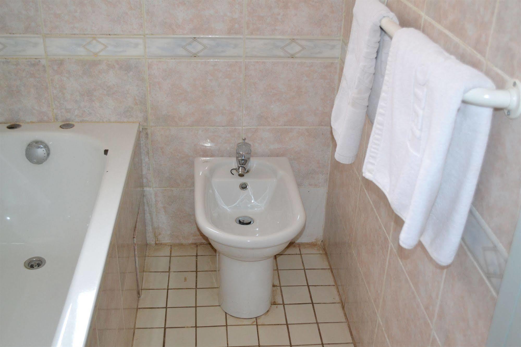 Azam Hotel Bamenda 外观 照片